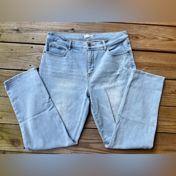 Loft The Girlfriend Light Wash Jeans - women’s size 14/32 - Picture 6 of 10